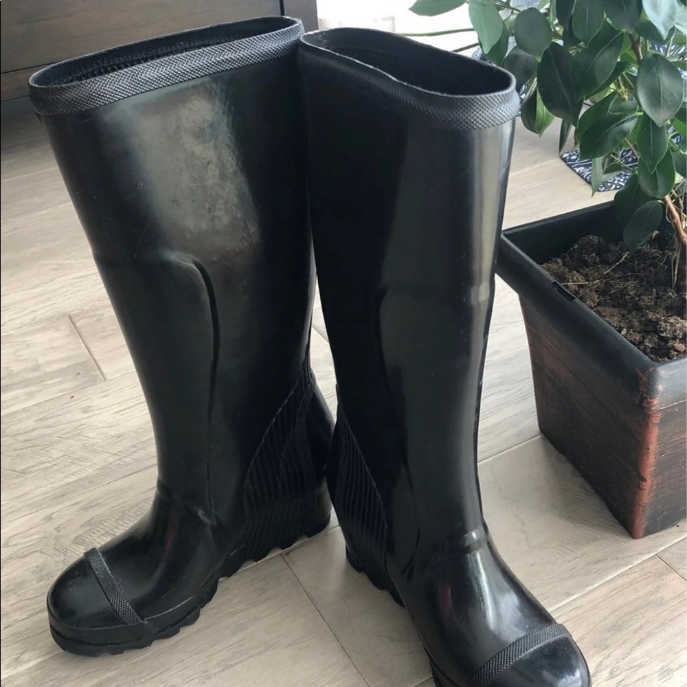 Joan of Arctic Tall Rain Boots, Size Womens 8 - Picture 3 of 7